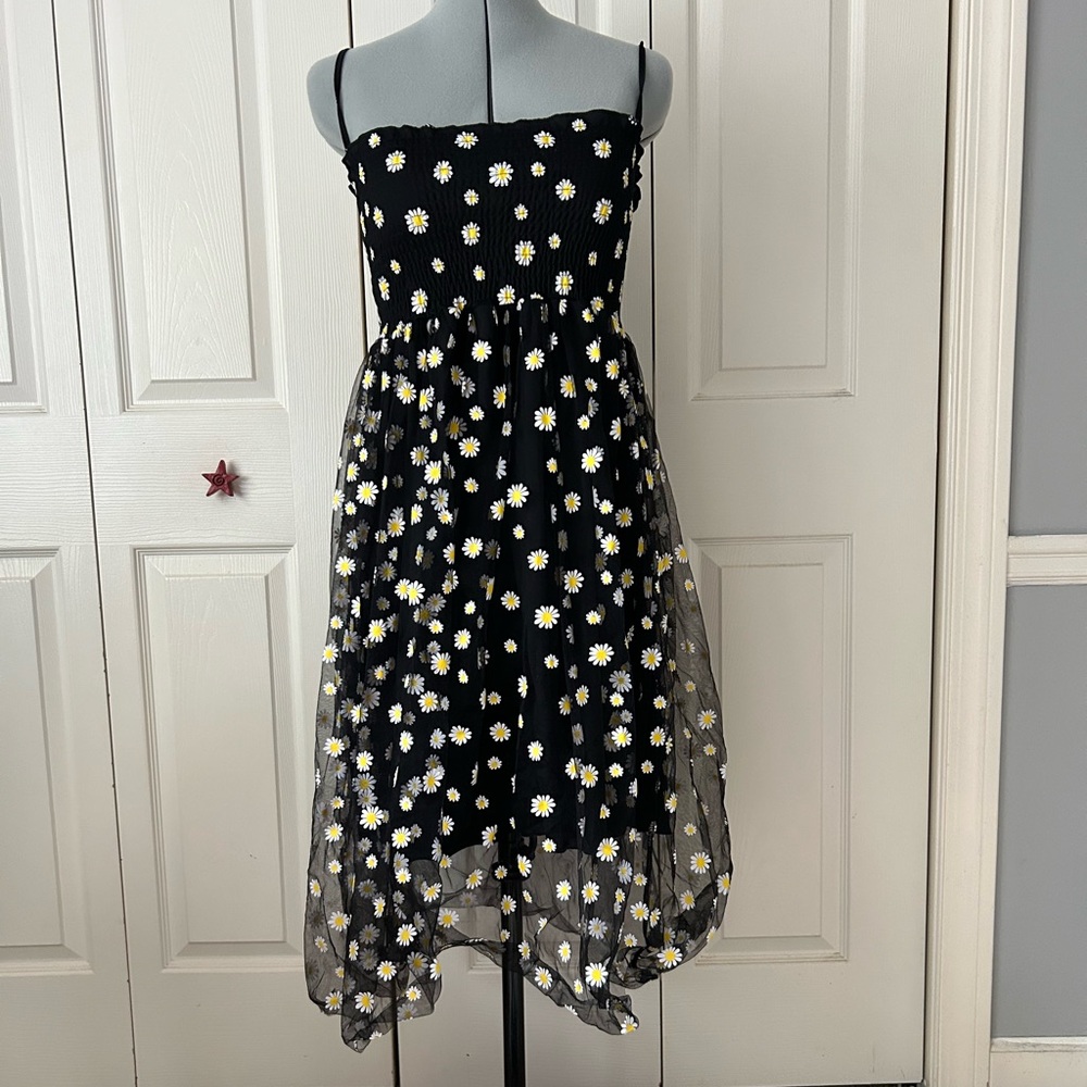 Black tulle daisy patterned dress with ruched top and spaghetti straps